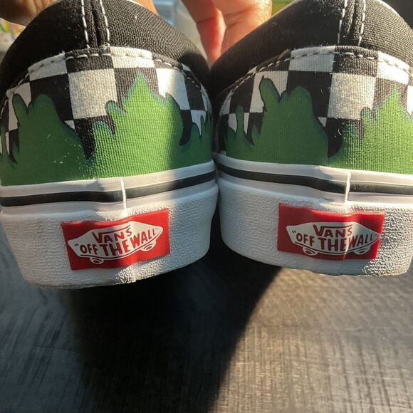 VANS X Marvel Classic Slip on Hulk checkerboard Shoes Size 6 Men 7.5 Women - Picture 3 of 10